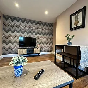 Funky 1 Bedroom Next To The Sea Brighton